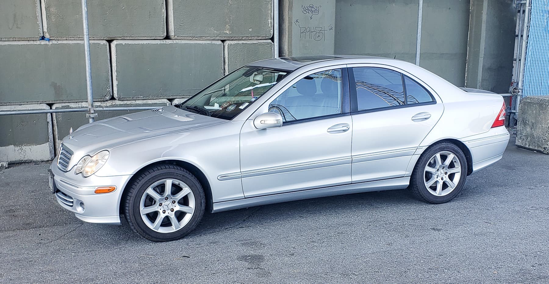 Lab scope reading of a good ignition coil for a Mercedes C280, showing strong energy buildup and release during firing.