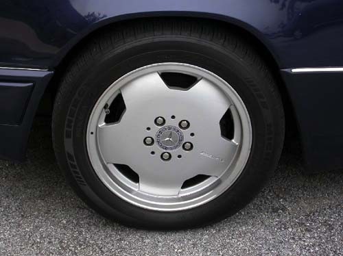 Close-up of AMG Monoblock I wheels for Mercedes-Benz, highlighting the classic five-spoke design.