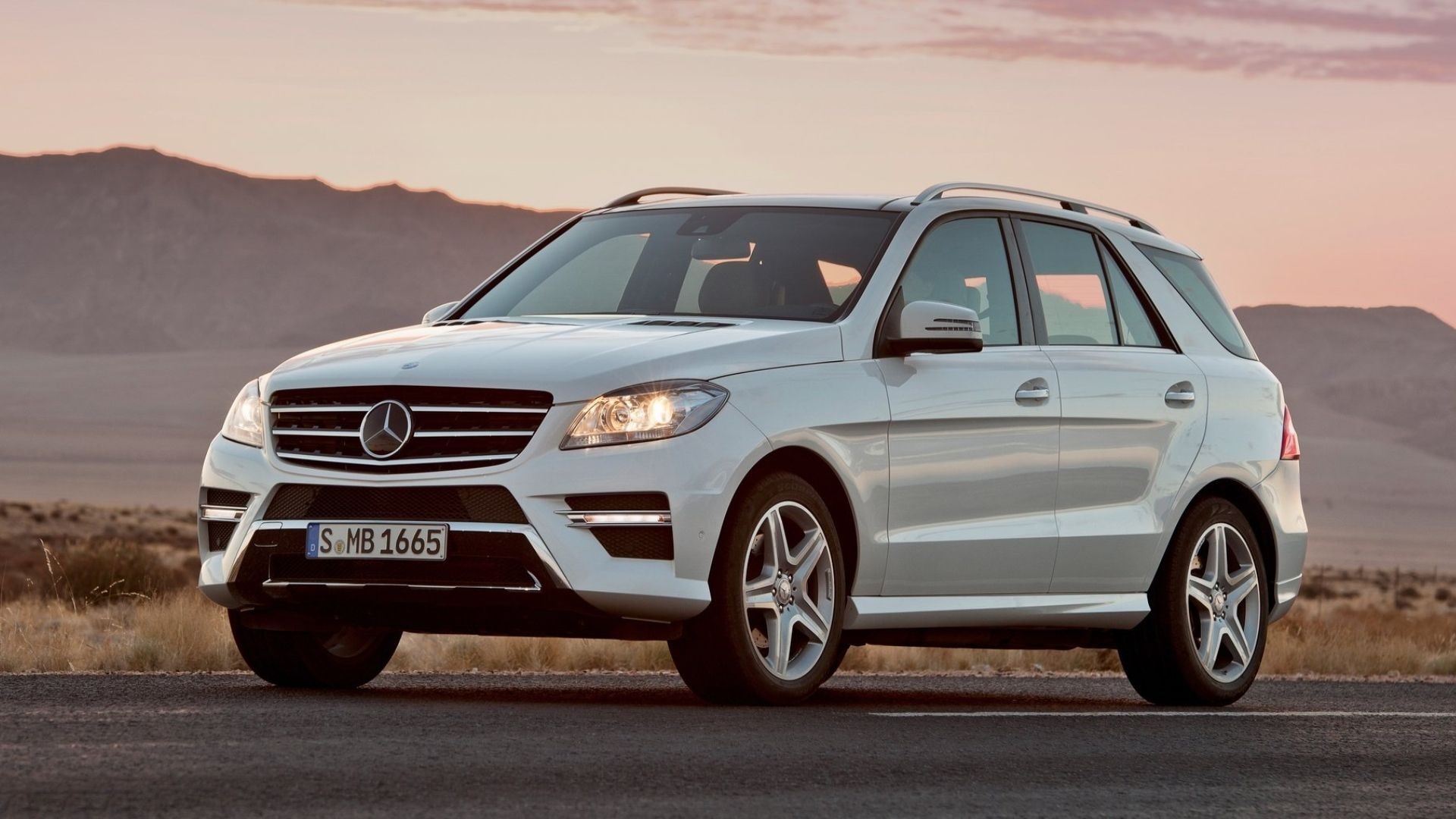 White 2014 Mercedes-Benz M-Class