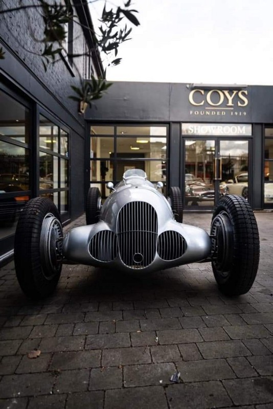 Mercedes W125 replica grille and front view