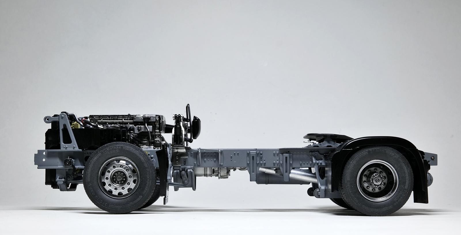 Italeri Mercedes Benz Actros Model Kit Build