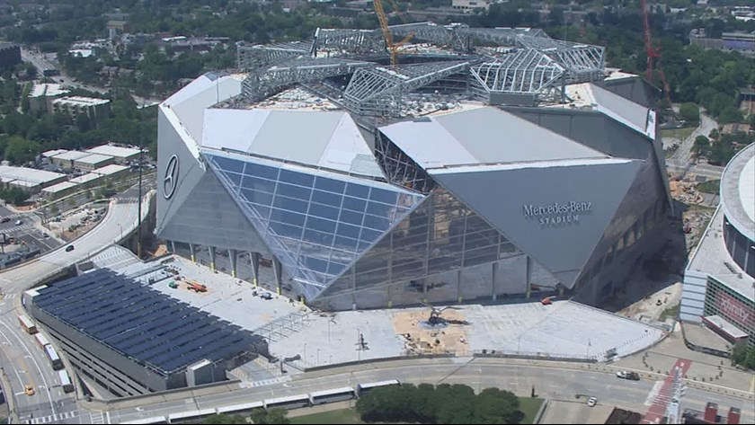 Mercedes-Benz Stadium Atlanta: Discover who owns this iconic venue and explore its state-of-the-art retractable roof and fan plaza.